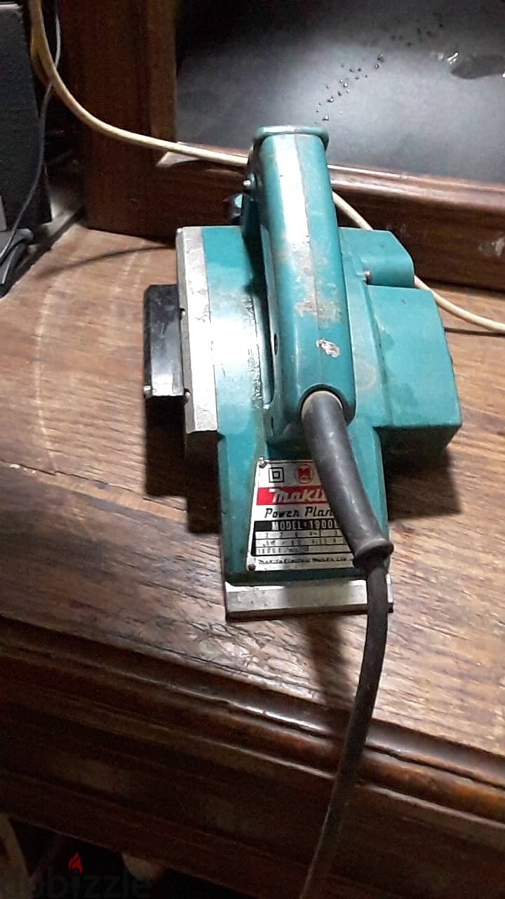 فاره كهربائيه makita يابانى 580 وات  موديل 1900B 3