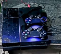 جهزين  ps4 فات سوف تسعة كل جهاز معاه دراعين اورينجال مفتوح تنضيف