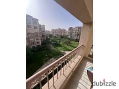 Apartment for sale in the best stages of Madinaty B3, area of ​​​​211 square meters, view and wide garden, at the lowest price