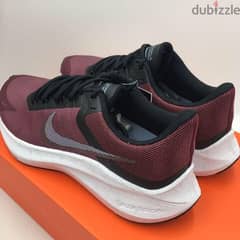 حذاء نايكي nike للنساء مقاس 38 بسعر 6500 بدل 8900