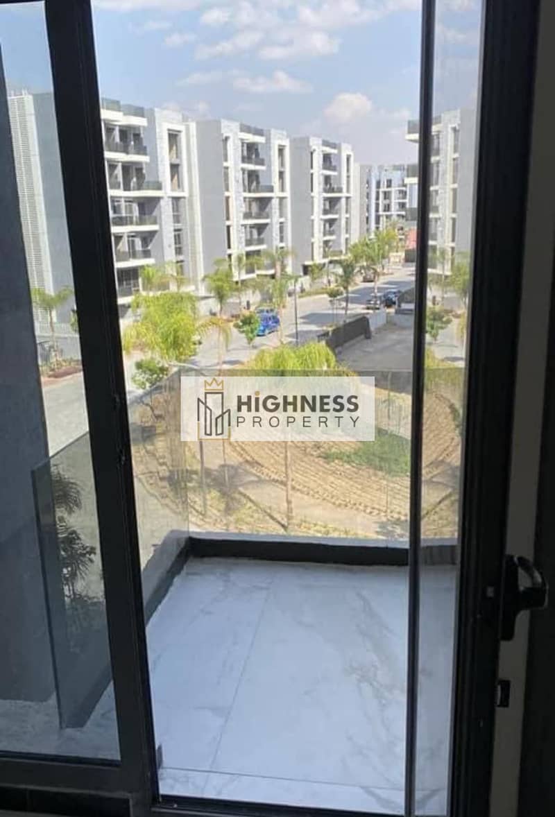 With the lowest down payment, an apartment for sale at a very special price, 160 m, immediate delivery, in 6th October, near Sheikh Zayed, sun capital 9