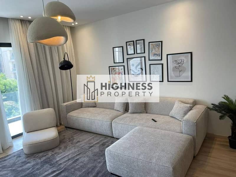 At the old price, an apartment for sale at a very special price, ultra-super luxurious, finished, in Mostakbal City, next to Madinaty and Bloomfields, 5