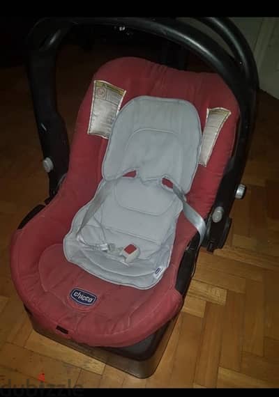 chicco car seat in excellent condition