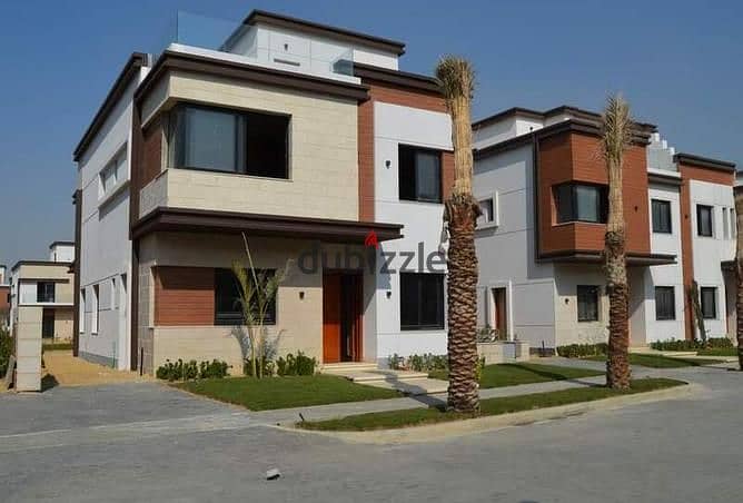 Ready to Move Townhouse 175m With  installments For Sale at Azzar2 New Cairo 3