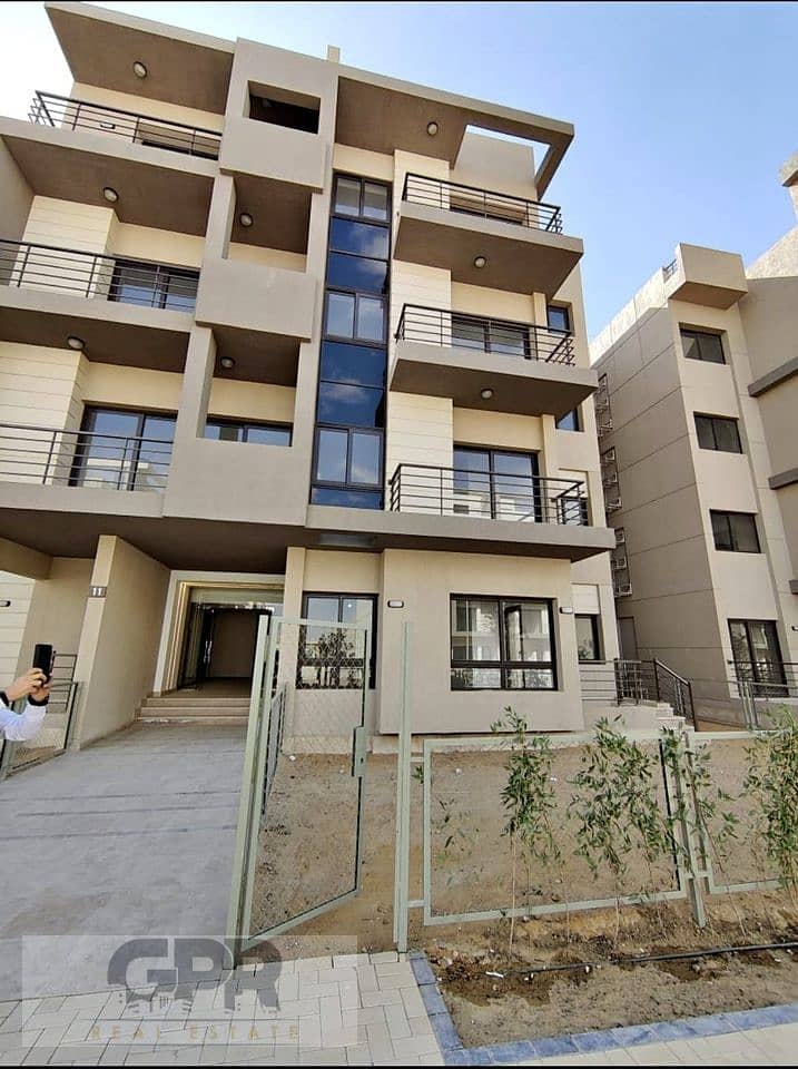 شقة 4غرف نوم+ليفينج روم متشطبة فوري على شارع التسعين في كمبوند المراسم / 4rooms fully finished apartment for sale in fifth sqaure compound 12