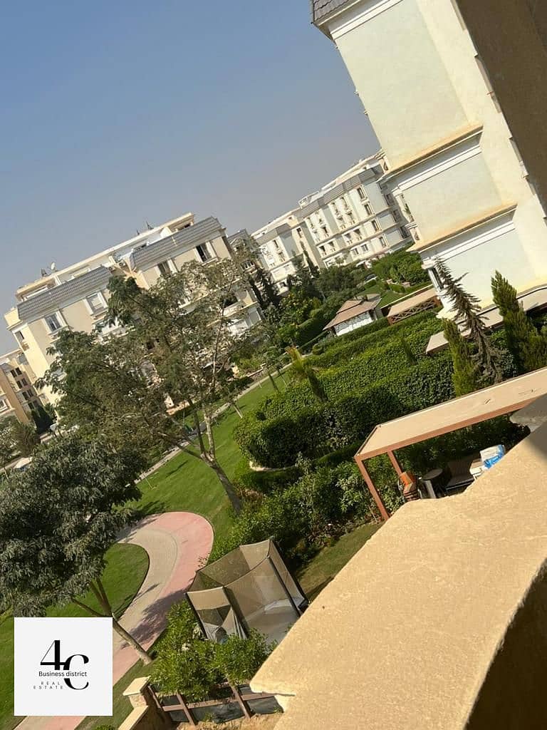 For sale apartment 202m ready to move 3 bedrooms at lowest price and  in best location in compound mountain view hyde park 7