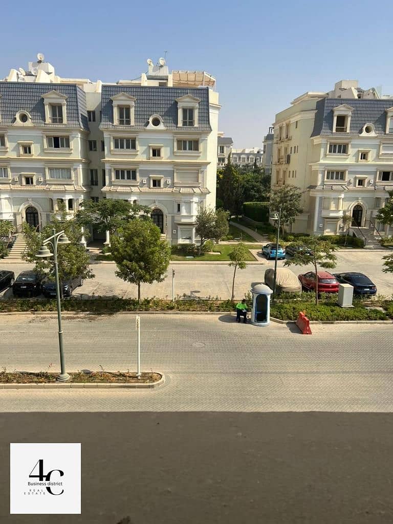 For sale apartment 202m ready to move 3 bedrooms at lowest price and  in best location in compound mountain view hyde park 11