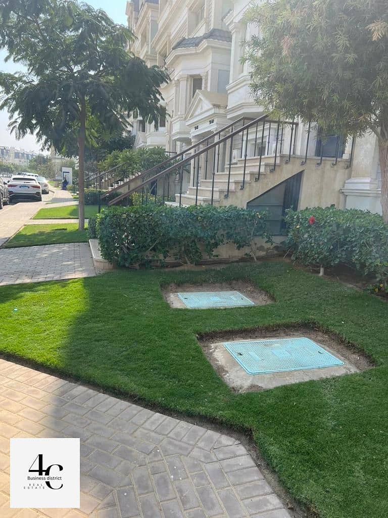 For sale apartment 202m ready to move 3 bedrooms at lowest price and  in best location in compound mountain view hyde park 15