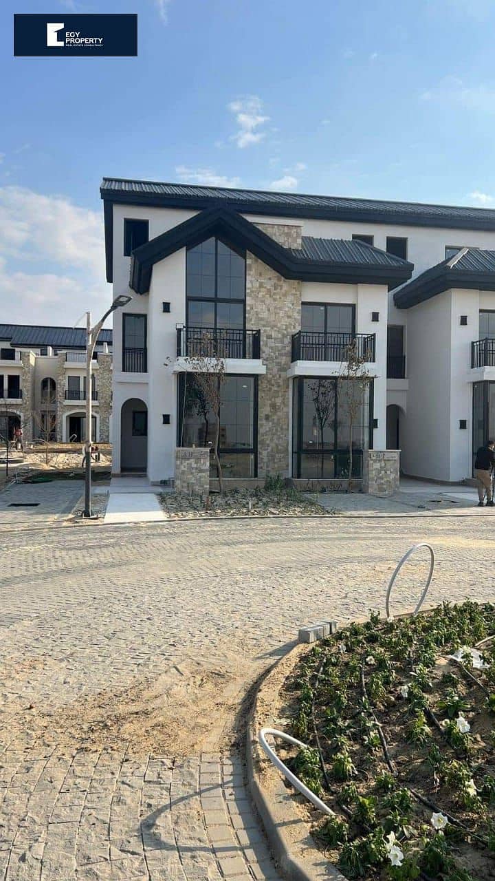 Townhouse Villa for sale without down payment and up to 9 years installments prime location in Mostakbal City 2