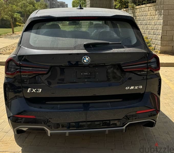 BMW iX3 2024 كهرباء والسعر يشمل إضافات 1