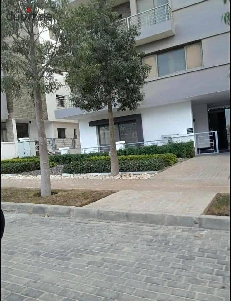 He inspected the apartment for sale 3 rooms in front of the Police Academy and Cairo Airport 5