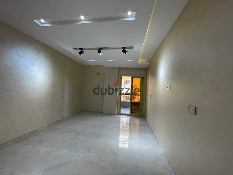 للبيع شقة 240م متشطبة بالكامل فى ارقى كمبوند بقلب زايد القديمة For sale apartment 240m fully finished n the finest compound in the heart of old Zayed 3