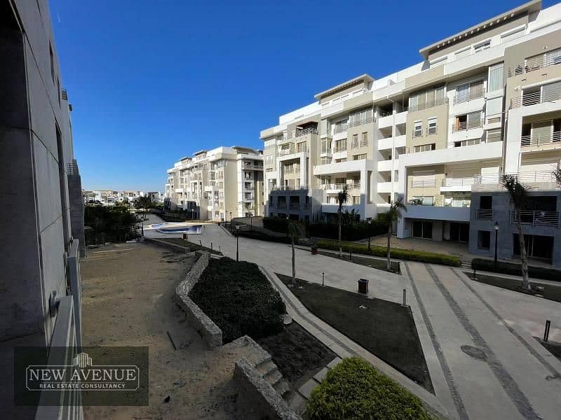 Apartment for sale delivered hydepark new cairo 1