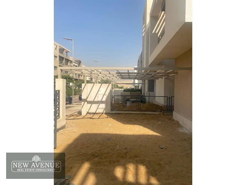 Townhouse for sale ready to move prime location 9