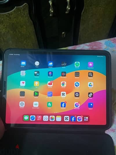 iPad Pro 2018 11 inch + شريحه