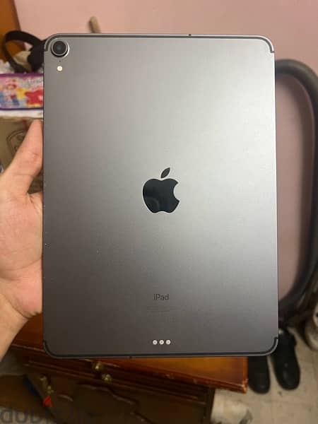 iPad Pro 2018 11 inch + شريحه 3