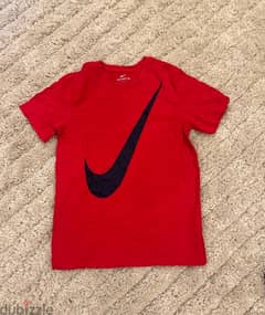 Original Nike T-shirt red size M(اوريجينال نايك تيشيرت احمر مقس ميديم)