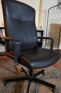 Ikea MILLBERGET office chair     كرسي مكتب ايكيا جلد اسود