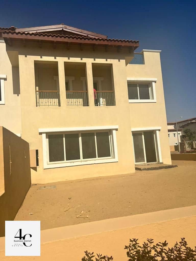 Best Town house215m View park 141 acres at best price with down payment and installments  in hyde park 7