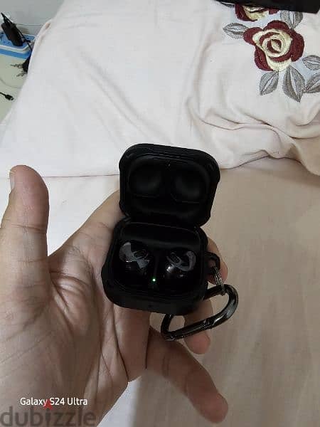 Galaxy Buds Pro مفيهاش خدش 8