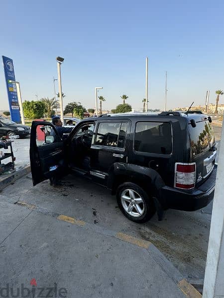 Jeep Cherokee 2009 4