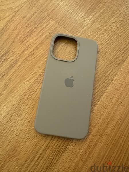 iPhone 13 pro covers 10