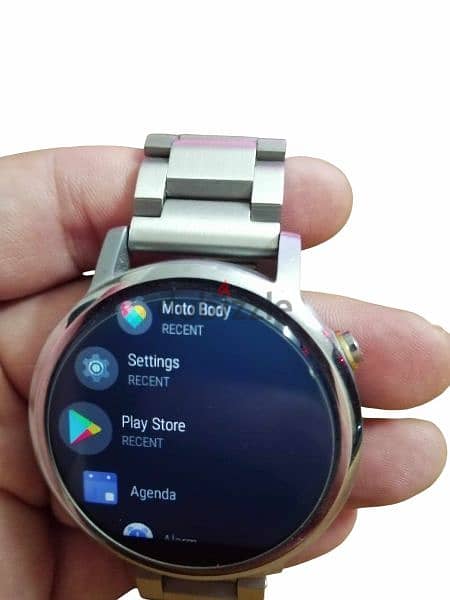 ساعة موتوريللا moto 360 2ge 1