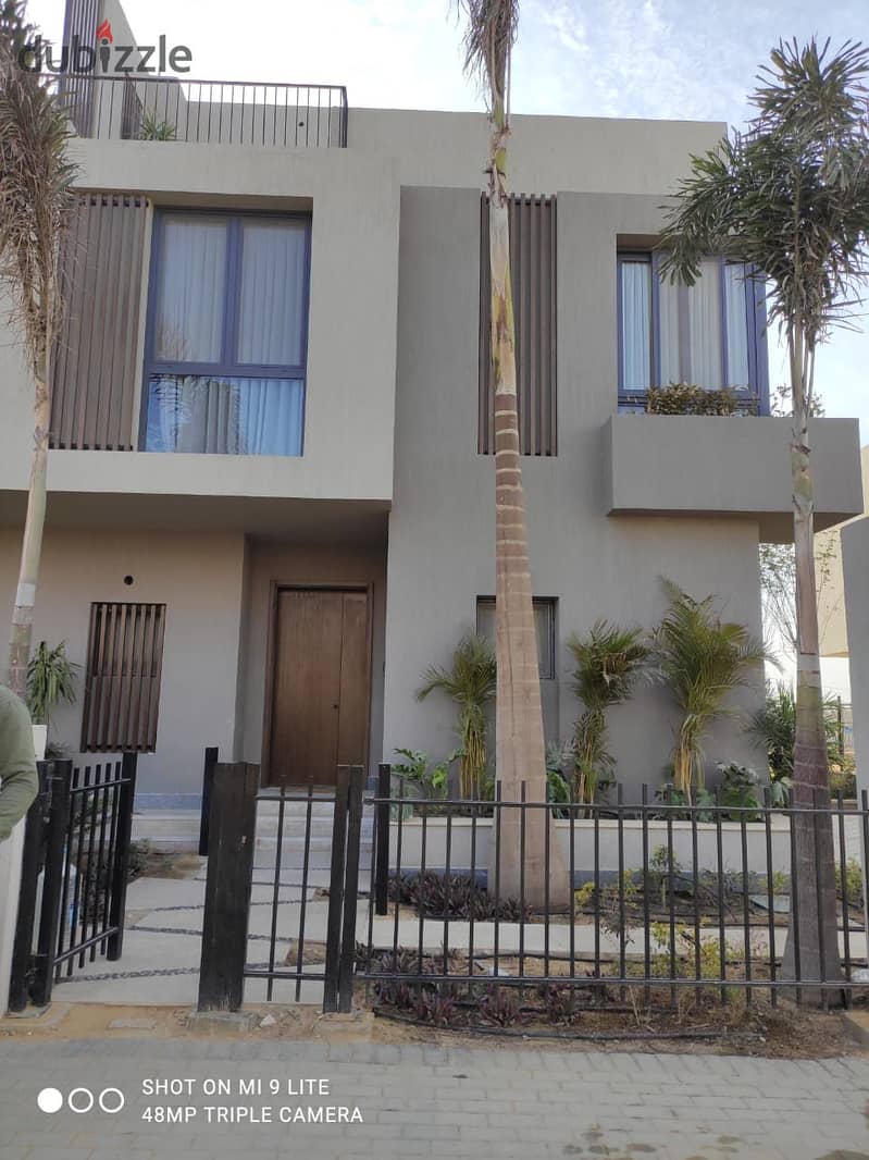 تاون هاوس للبيع متشطب الترا مودرن في سوديك ايست الشروق بالقرب من مدينتي  Town House fully finished for sale at sodic east el shorouk near to madinaty 1