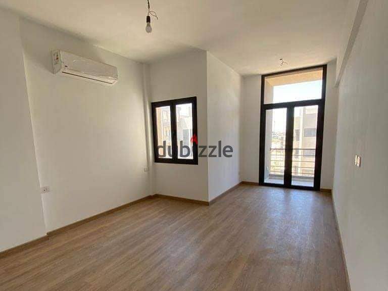 Ground 205m with Garden for Sale in Fifth Square with installment Resale 2