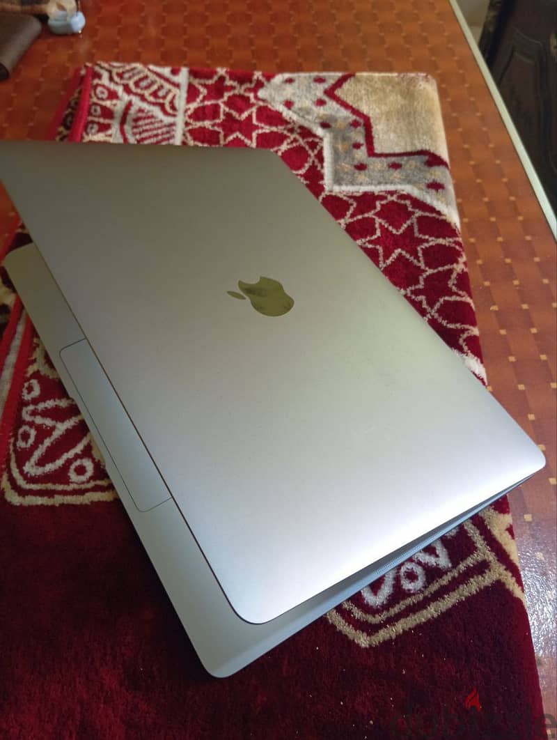 Apple MacBook Air with M1 Chip 3