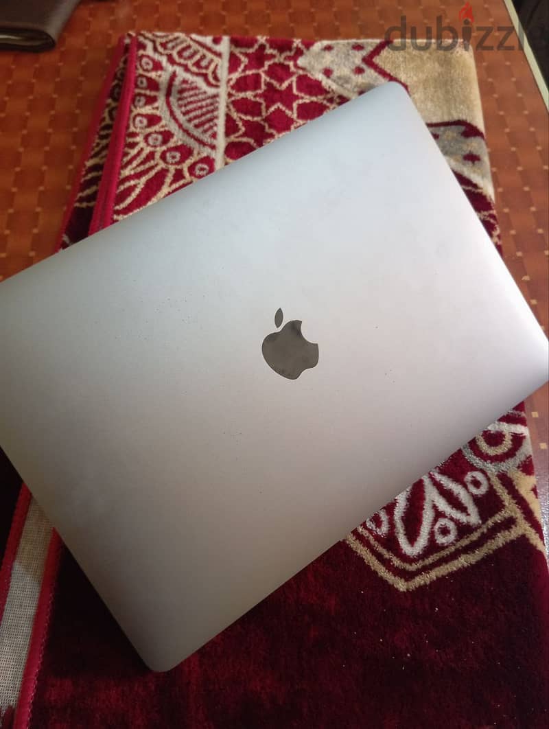 Apple MacBook Air with M1 Chip 4