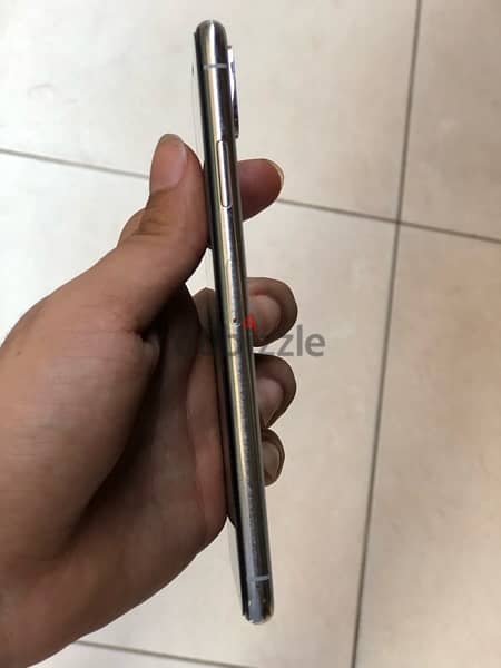 Iphone xs max 256 with out Box 4