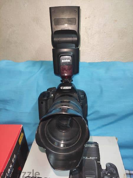 Canon 700D with canon EF 75-300mm / Canon EF-S 18-55 3