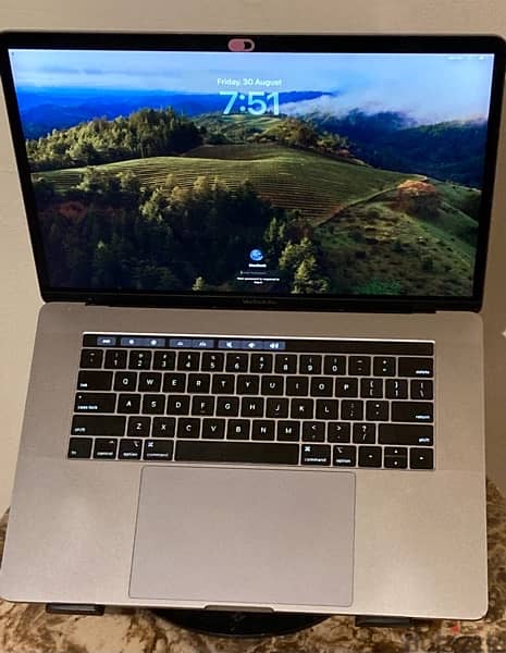 macbook-pro-2018-space-grey-15-inch-cycle-1-202285037