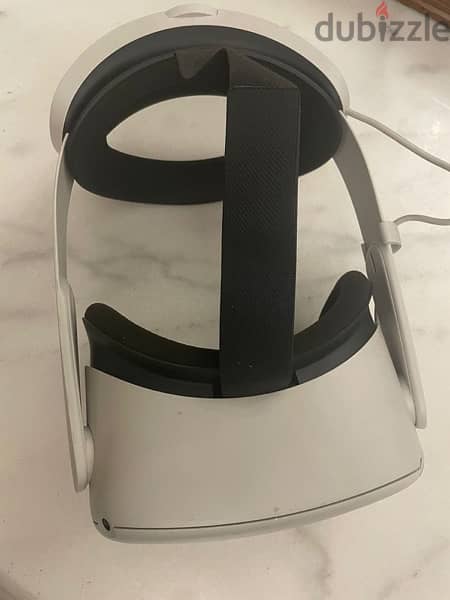 Oculus Quest 2 VR headset (Mint Condition) 2