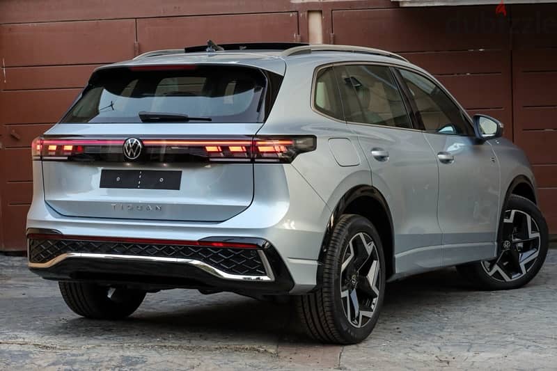 Volkswagen Tiguan  R LINE  2024  Wakil  Zero 2