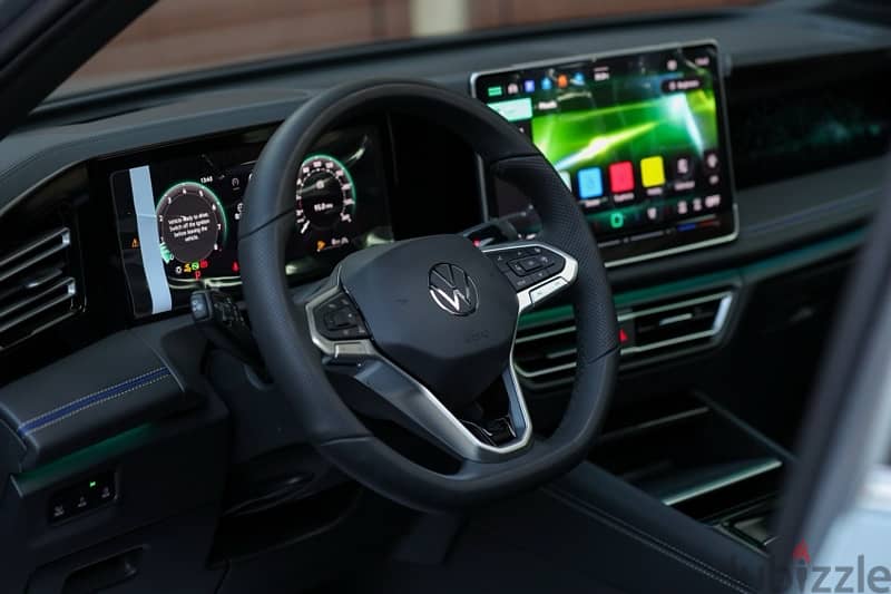 Volkswagen Tiguan  R LINE  2024  Wakil  Zero 18