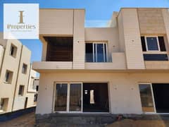 Townhouse Villa for Sale in Azzar2  Under Market Price