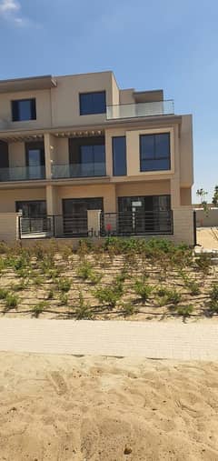 Twinhouse For sale the Estate Sodic Sheikh zayed Directly on the lagoon توين هاوس للبيع ذا استيت سوديك الشيخ زايد صف اول علي اللاجوون