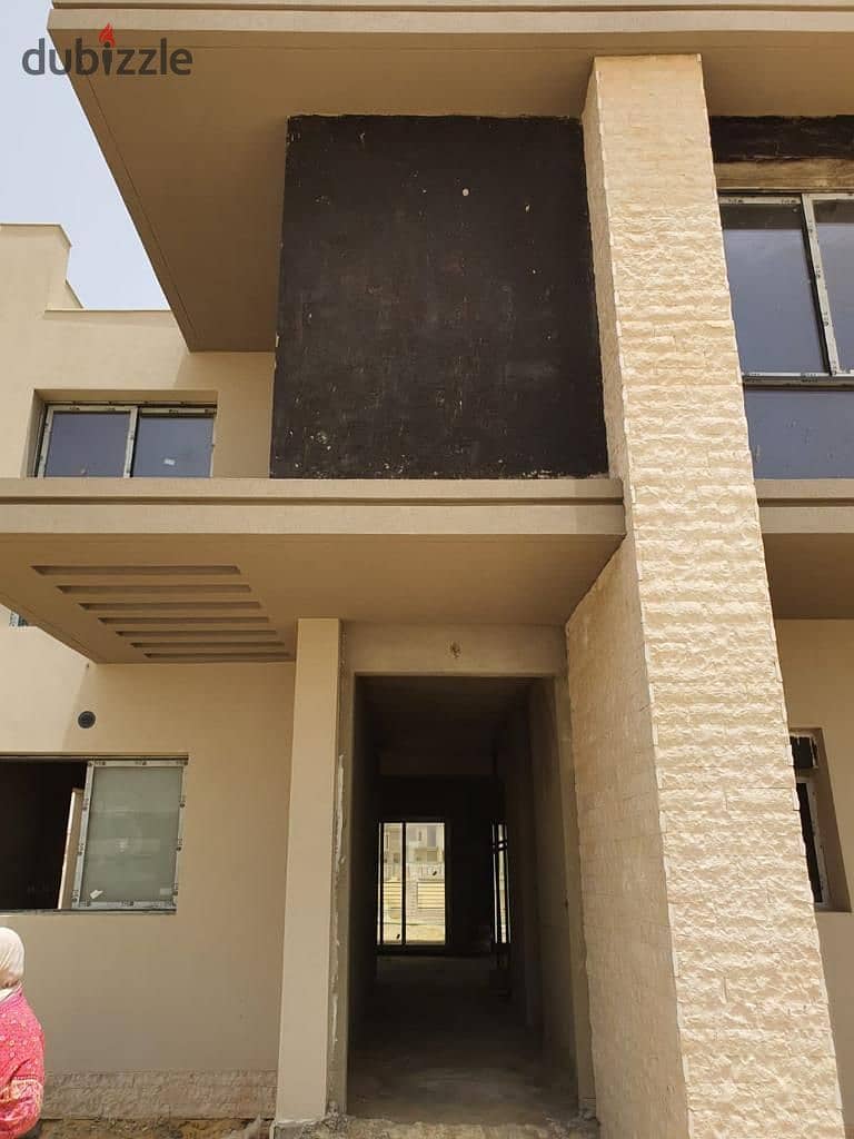 Twinhouse 291m Ready to Move For sale the Estate Sodic Sheikh zayed توين هاوس للبيع ذا استيت سوديك الشيخ زايد صف اول علي اللاجوون 6