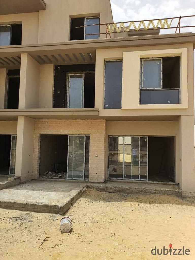 Twinhouse 291m Ready to Move For sale the Estate Sodic Sheikh zayed توين هاوس للبيع ذا استيت سوديك الشيخ زايد صف اول علي اللاجوون 3