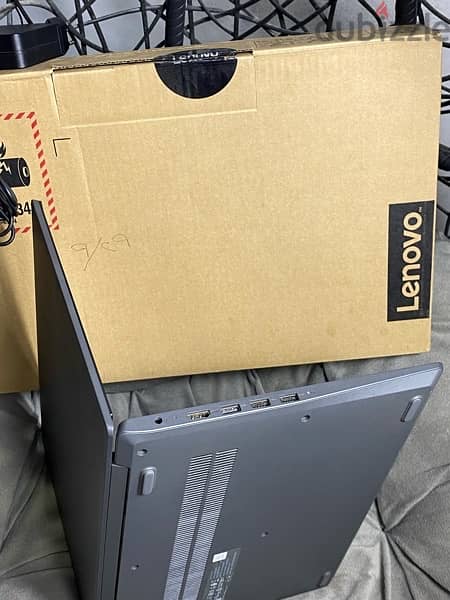 laptop lenovo V14-ADA 9