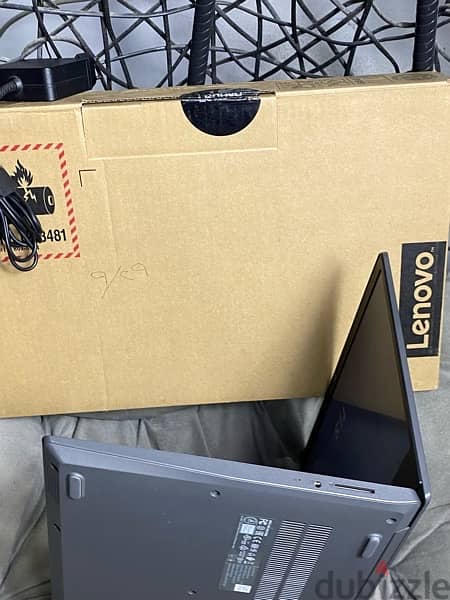 laptop lenovo V14-ADA 11