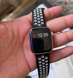 Apple Watch SE 40mm with extremely good condition