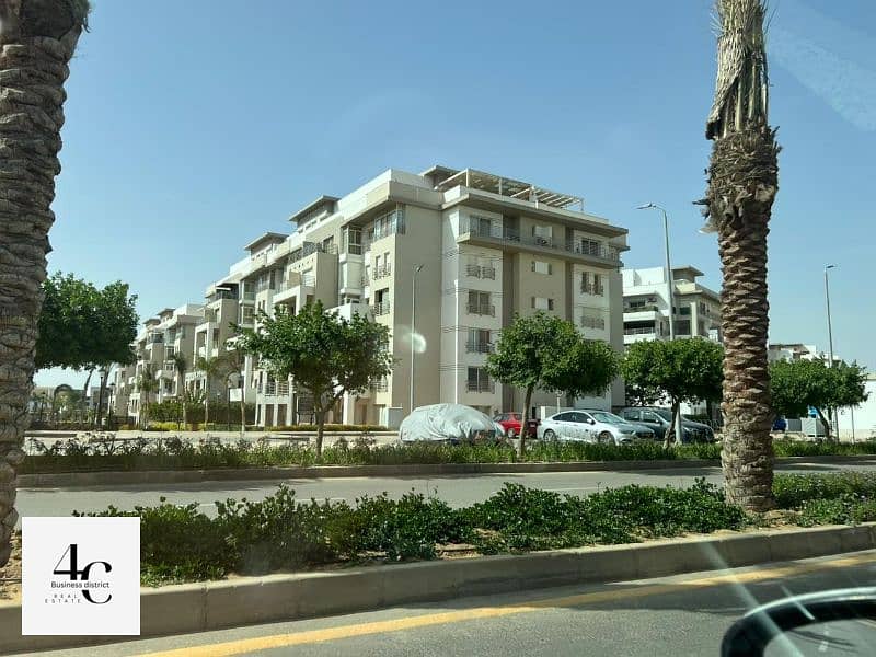 in The best phase Apartment with large area 257m and lowest price for sale ready to move in Hyde park New cairo 8