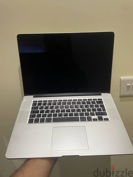 MacBook Pro 15 inch 2015 core i7 RAM 16 GB 512 SSD 1