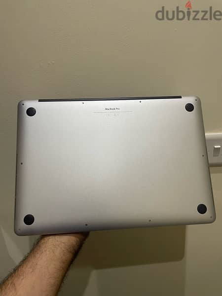 MacBook Pro 15 inch 2015 core i7 RAM 16 GB 512 SSD 9