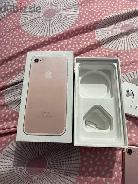 iPhone 7 rose gold 128 giga بالعلبه وجميع المشتملات 2