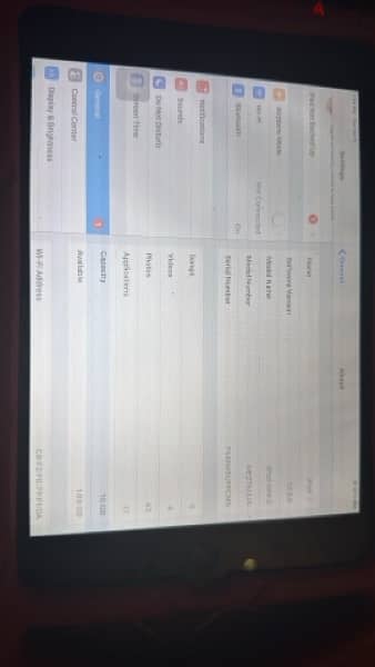 للبيع ايباد ميني ٢ الشاشة فيها خطوط و شغالة زي الفل والتاتش تمام 5