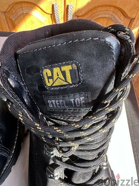 Safety caterpillar for sale used once like new / size 43 1